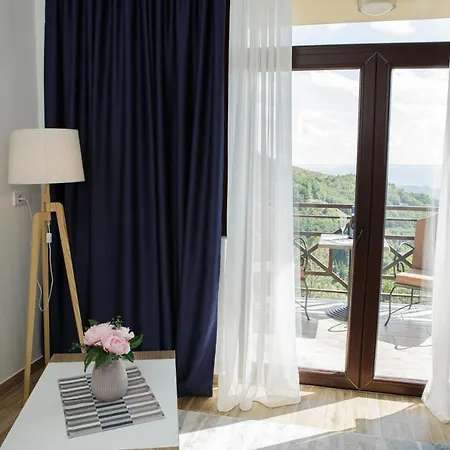 Apartmán Dvori Sky View E14 - Free Private Parking