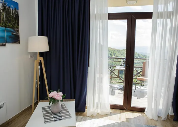 Apartment Dvori Sky View E14 - Free Private Parking