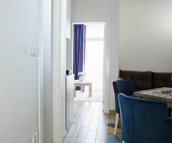 Apartment Dvori Sky View E14 - Free Private Parking