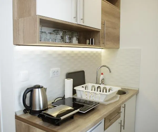 Dvori Sky View E14 - Free Private Parking Apartment *